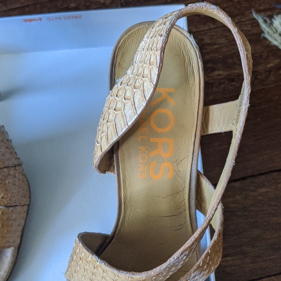 Michael Kors Snake Skin Sandals Size 8 - Picture 5 of 16